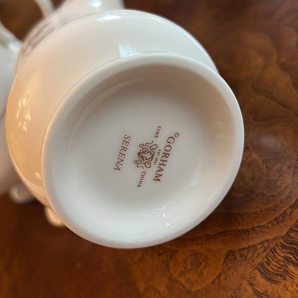 Gorham Serena Creamer, Sugar bowl with lid, Salt and Pepper Shakers. Fine China. - Picture 11 of 12